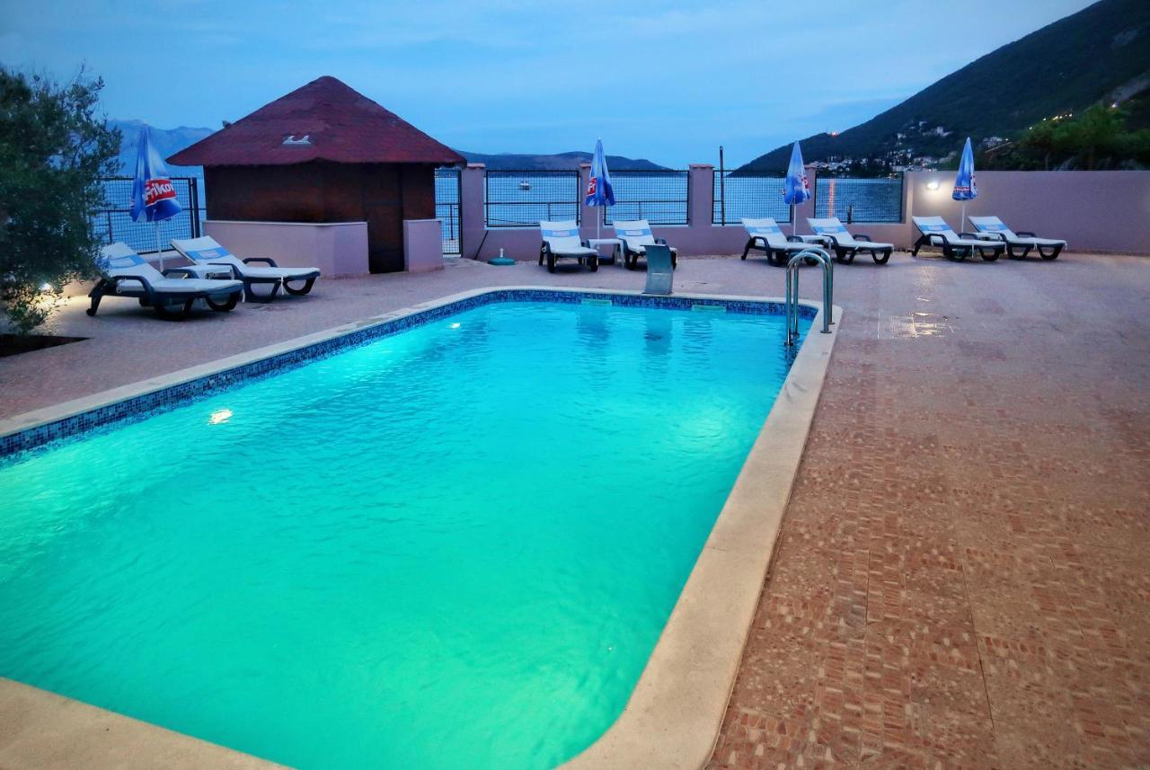 Apartments Maxi Katic Χέρτσεγκ Νόβι Εξωτερικό φωτογραφία